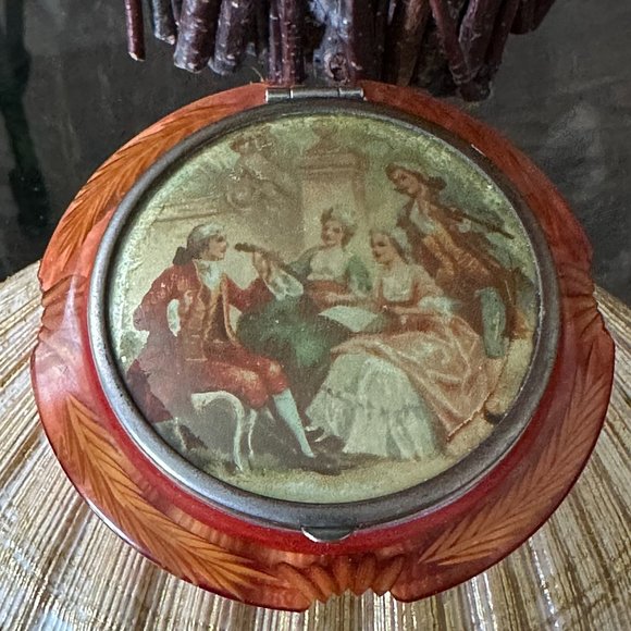 Antique Prystal Bakelite Carved Amber color Ladies Powder compact FrenchVictoria